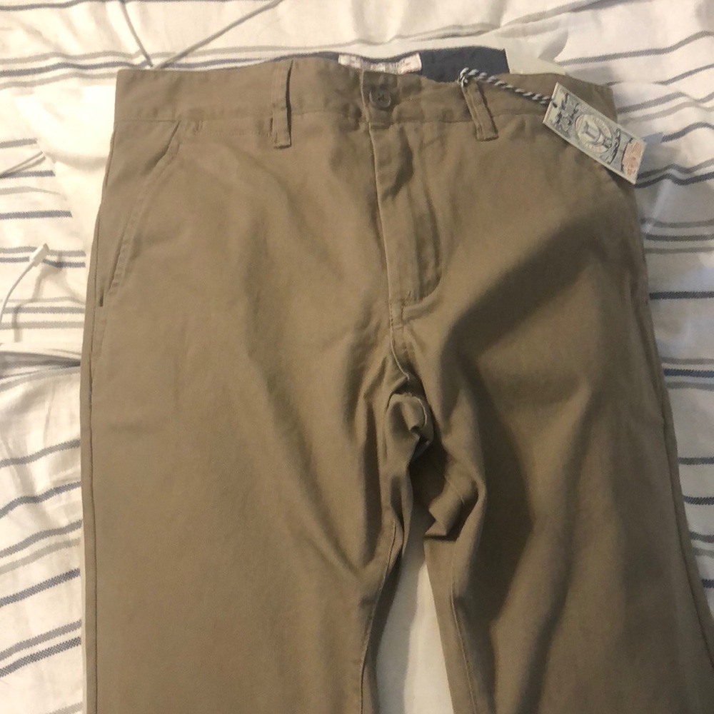 Men’s size 34-34 khaki pants brand new with tags